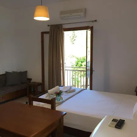 Zina Hotel *